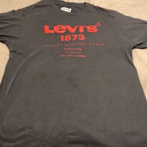 Levi T-shirt